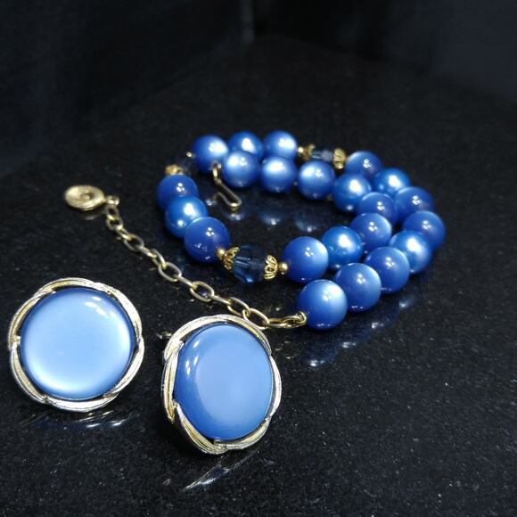 Lisner Blue Moonglow Lucite Necklace Clip On Earrings Set 1950s Vintage Jewelry - Picture 7 of 10
